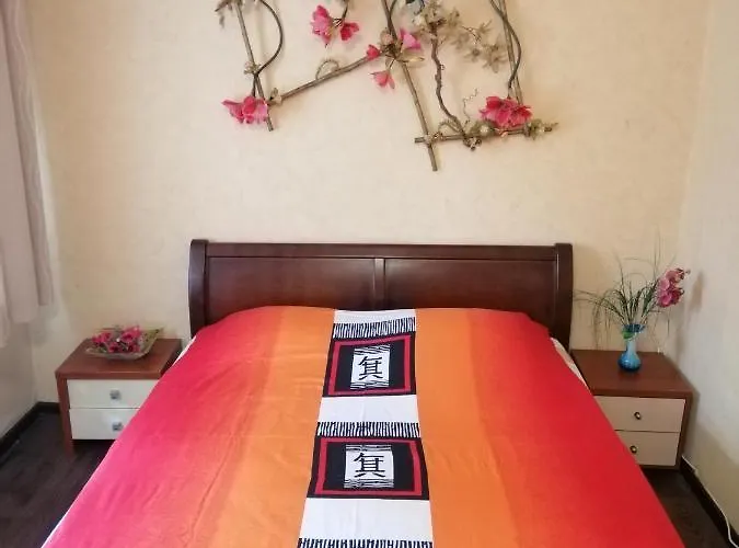 Лепсе, 83Д. Аеропорт Жуляны. Шалимова. Шулимова. Исида. Isida. Метро Берестейская, Шулявская. Американское Посольство