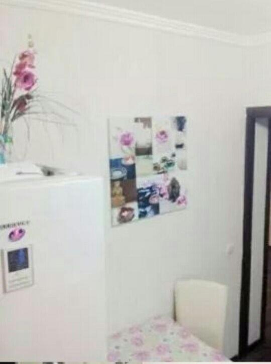 Isida Hotel: Near Zhuliany Airport And Beresteiska Metro *